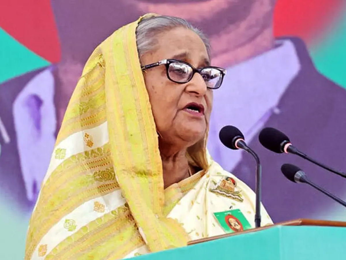 বিএনপি কাউকে ইফতার দেয় না, শুধু খায় : প্রধানমন্ত্রী