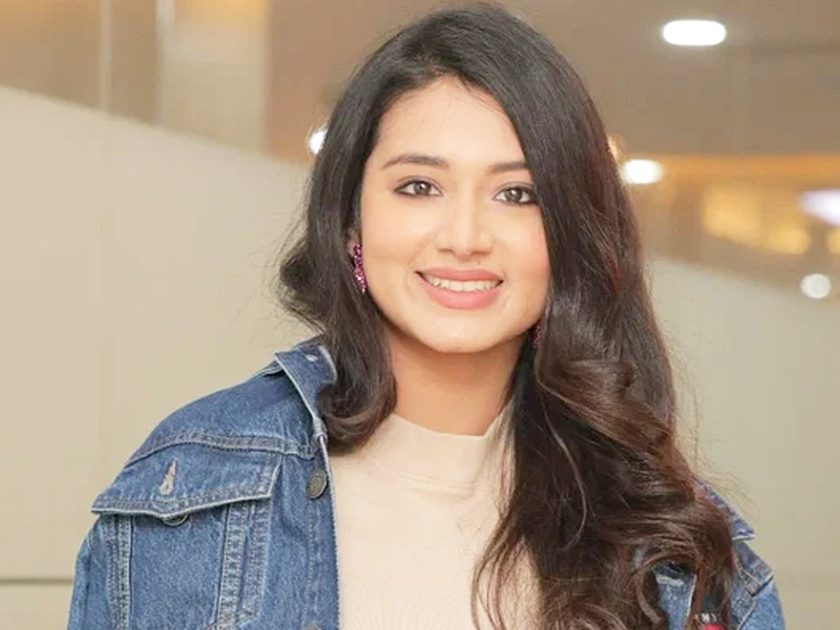গায়িকা ফারিণের আত্মপ্রকাশ
